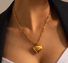 Load image into Gallery viewer, Gold Heart Paperclip Necklace
