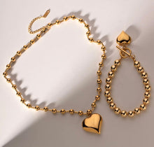 Load image into Gallery viewer, Heart Toggle Bracelet
