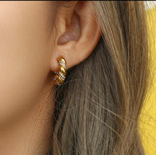 Load image into Gallery viewer, The Betty Earrings

