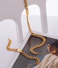Load image into Gallery viewer, Boss Babe Necklace
