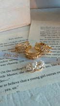 Load image into Gallery viewer, Pearl Cuff
