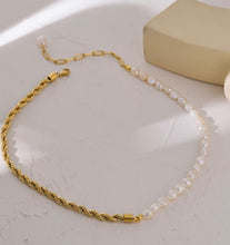 Load image into Gallery viewer, Pearl Twisted Chain
