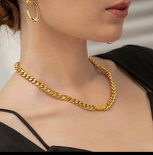 Load image into Gallery viewer, Boss Babe Necklace
