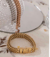 Load image into Gallery viewer, Chunky Clasp Bracelet
